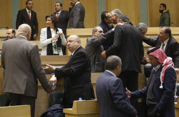 نواب في البرلمان الأردني ينسحبون بعد كلمة الزعبي حول حادثة السفارة