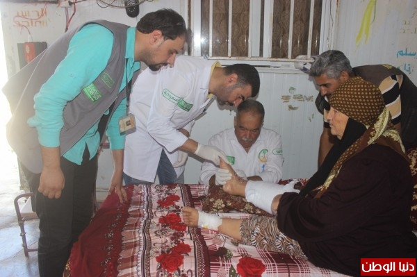 الفريق الطبي الميداني للحملة السعودية يزور ميدانية للحالات المرضية للسوريين