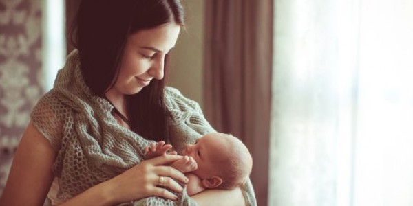 10 خرافات خاطئة عن الرضاعة