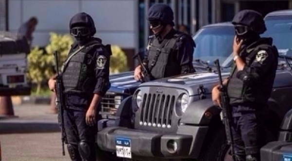 الشرطة المصرية تداهم كهفاً يضم خلية مسلحة بصعيد مصر