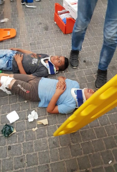 (صور) إصابة 4 أطفال بعد دهسم من قبل مستوطن بسلوان (صور) إصابة 4 أطفال بعد دهسم من قبل مستوطن بسلوان