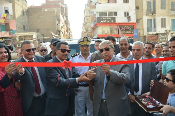 محافظ الاسماعيلية ومدير الأمن يعيدان فتح شارع سعد زغلول
