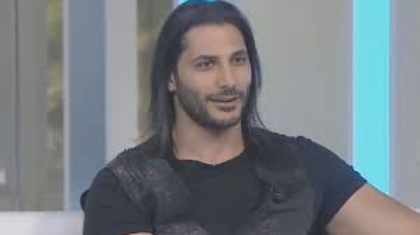 مذيعة العربية تصرخ على الهواء بسبب ألاعيب أحمد البايض