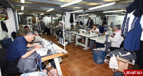 لأول مرة منذ 10 سنوات..تصدير شحنة ملابس من غزة "لإسرائيل" مباشرة