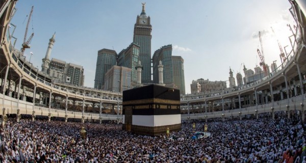أكثر من مليوني مسلم يؤدون مناسك الحج بمكة المكرمة