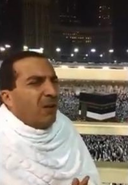 (شاهد) عمرو خالد يثير جدلا بالدعاء لمتابعي صفحته على فيسبوك