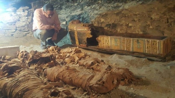 فيديو وصور.. العثور على كنز أثري فريد في مصر