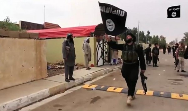 العراق يحتجز 1400 شخص يشتبه أنهم يتبعون مقاتلين بتنظيم الدولة