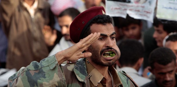 يمنيون يحتفون بـ"يوم القات العالمي"