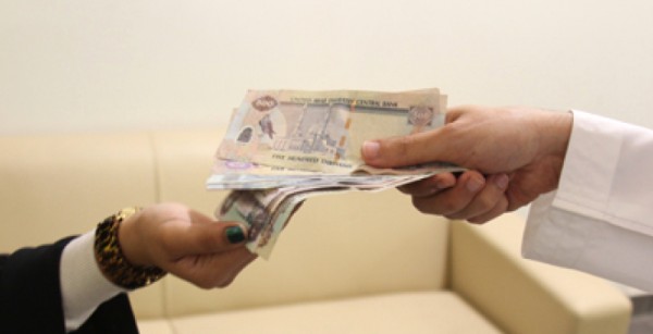 بالفيديو.. مرتب المرأة العاملة المتزوجة ملك لها والنفقة على الزوج
