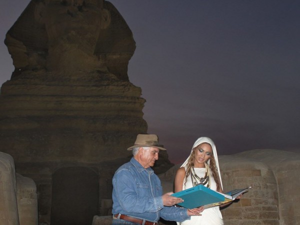 وزير الآثار المصرية الأسبق يكشف لماذا طرد "بيونسيه" من أمام أبوالهول
