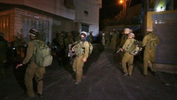 الاحتلال يقتحم بيت لحم ويسلم شبان بلاغات استدعاء من المخابرات الإسرائيلية