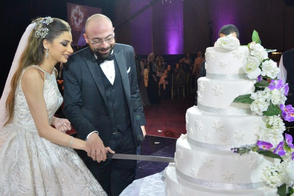 الليثي وألا كوشنير يشعلان زفاف "ابراهيم الجمل" و"نورا الجيار"