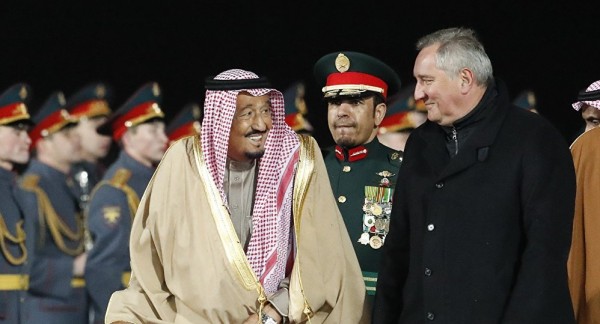 الملك سلمان يصل موسكو في زيارة تاريخية