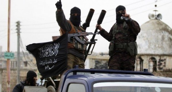ضابط سوري يتهم واشنطن بتسليح تنظيم الدولة والنصرة