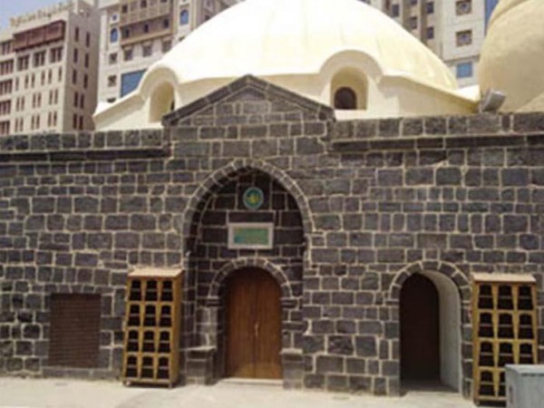 بالصور: مسجد أبوبكر الصديق.. طراز معماري يستوقف ملايين الزوار