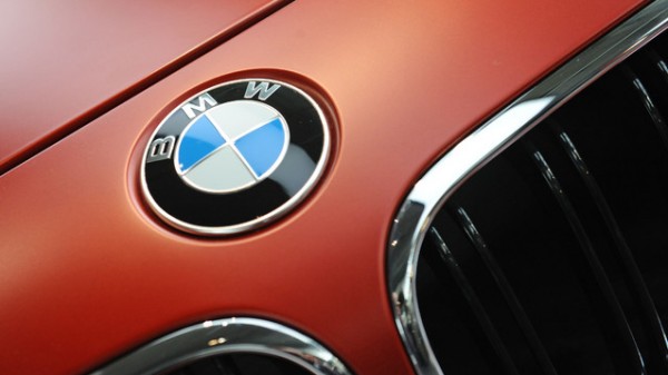 (BMW) تستدعي آلاف السيارات بسبب خلل فني