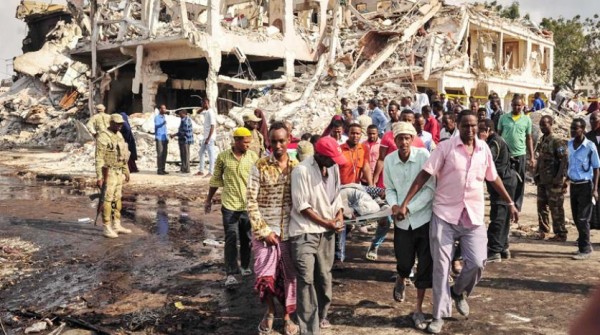 137 قتيلاً و300 جريح حصيلة تفجيرات مقديشو بالصومال