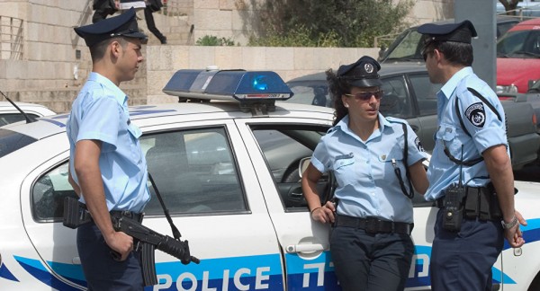 الشرطة الإسرائيلية توجه لائحة اتهام لضابط بتهمة الاحتيال