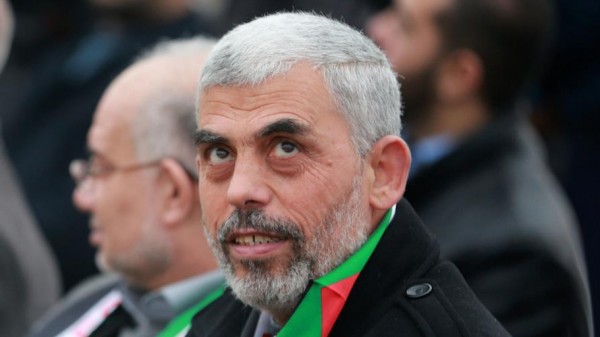 السنوار: سأسهر شخصياً على راحة الرئيس عباس إذا زار غزة