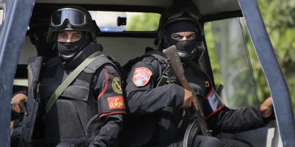 ارتفاع حصيلة قتلى الشرطة المصرية باشتباكات الجيزة إلى 58 شخصًا