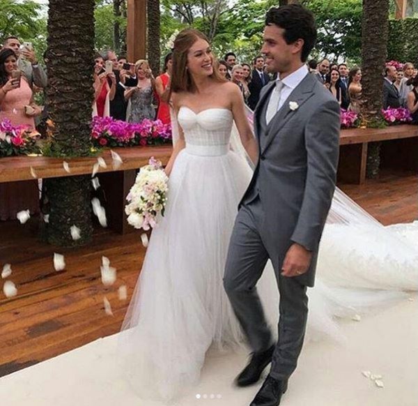 زفاف ممثلة برازيلية يشعل إنستقرام .. شاهد الصور