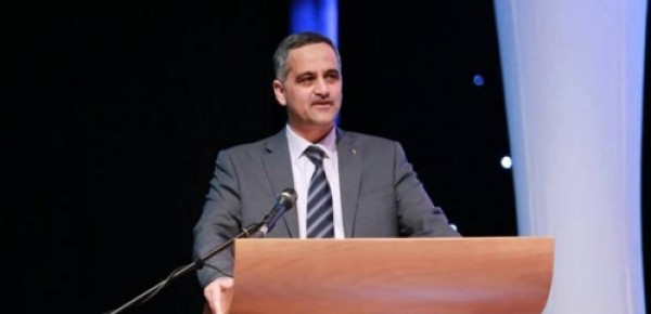 وزير الاتصالات إلى غزة للتحضير لاستلام الصلاحيات وإعادة توزيع المهام
