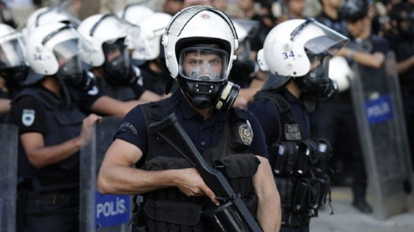 الشرطة التركية توقف 3 عراقيين يشتبه بانتمائهم لتنظيم الدولة