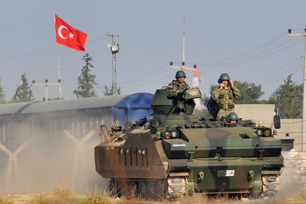 قوات تركية تدخل إدلب برفقة مسلحين من جبهة النصرة