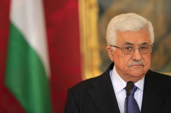 مسؤولون دوليون هددوا الرئيس عباس إذا ما دمج حماس بالأجهزة الأمنية
