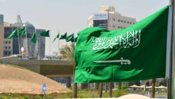 كاتب إسرائيلي: مغادرة السعوديين للبنان خطوة ما قبل الحرب
