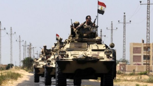 الجيش المصري يوقف متشدد ومراقبين وسط سيناء