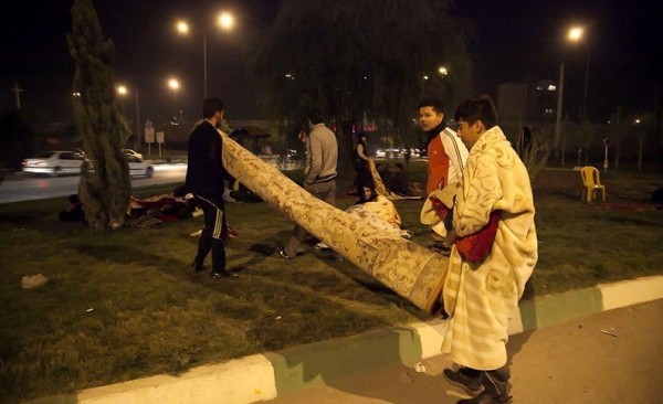 ارتفاع حصيلة ضحايا الزلزال بالعراق وإيران إلى 300 شخص و4000 جريح