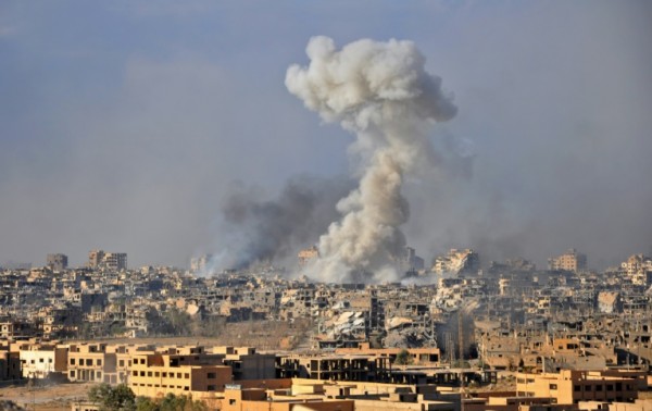مقتل 26 نازحاً في هجوم لتنظيم الدولة شرق سوريا
