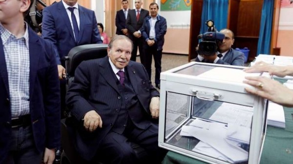 الرئاسة الجزائرية تنفي إعلان بوتفليقة الترشح لولاية خامسة