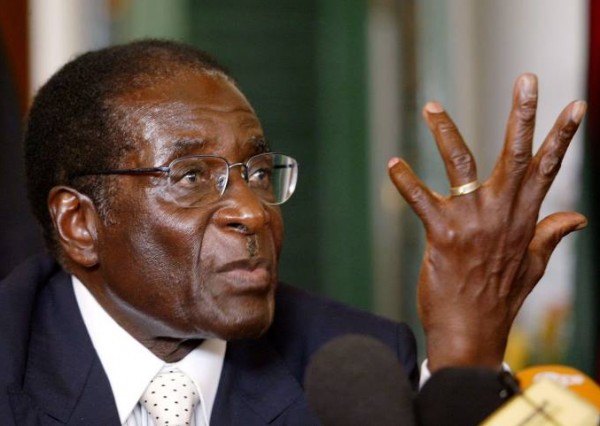 رئيس زيمبابوي يوافق على التنحي من منصبه