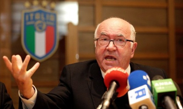 استقالة رئيس الاتحاد الإيطالي لكرة القدم