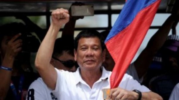 الرئيس الفلبيني يتخلى عن عملية السلام مع المتمردين