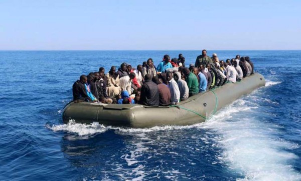 مصرع 30 مهاجرا وإنقاذ 200 قبالة السواحل الليبية