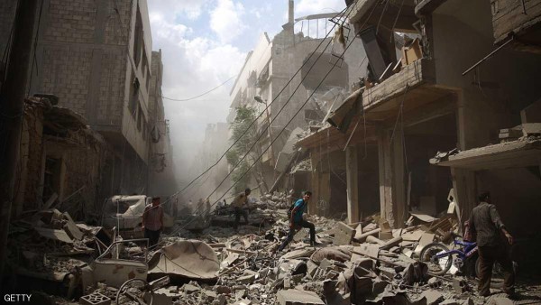 بينهم 15 طفل.. مقتل 34 مدنياً في قصف روسي على دير الزور