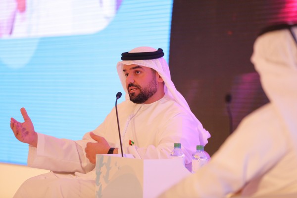 حسين الجسمي متحدثاً في المنتدى الشبابي لصناعة السلام في البحرين