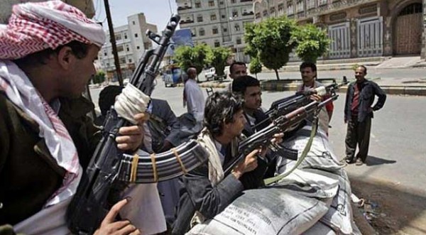 جماعات الحوثي تدفع بتعزيزات إلى صنعاء