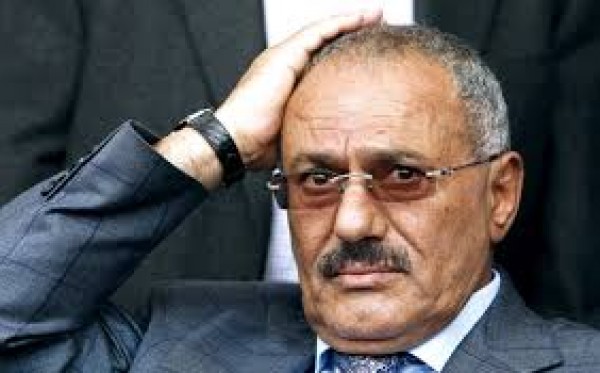 بإشراف الحوثيين.. دفن الرئيس صالح بحضور عشرين شخصاً
