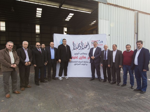 الوزير غنيم يزور شركة السكسك ويشيد بانجازاتها