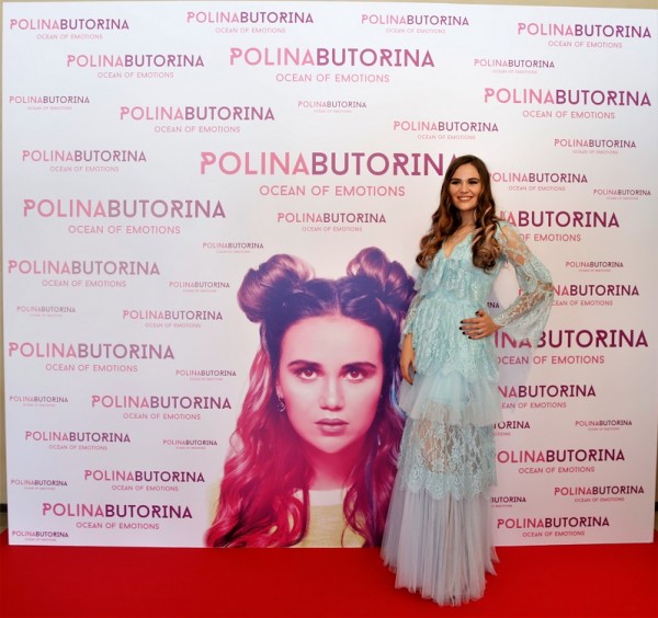 بولينا بوتورينا تطلق أول ألبوم غنائي لها في دبي