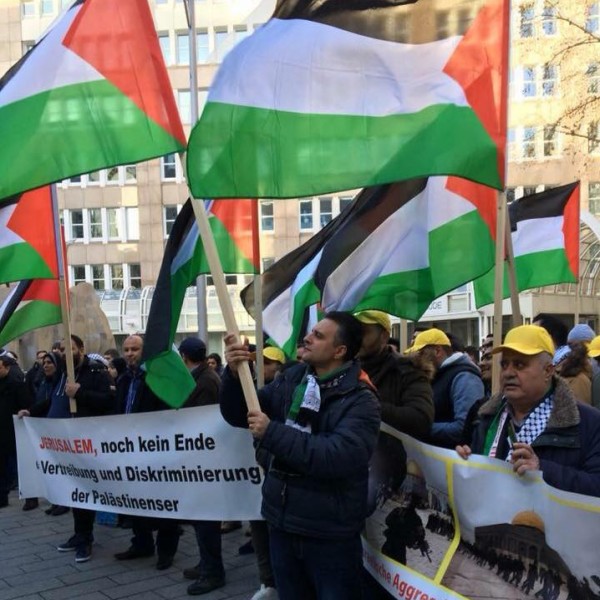 فيديو: الجالية الفلسطينية في ألمانيا تخرج ضد قرار ترامب