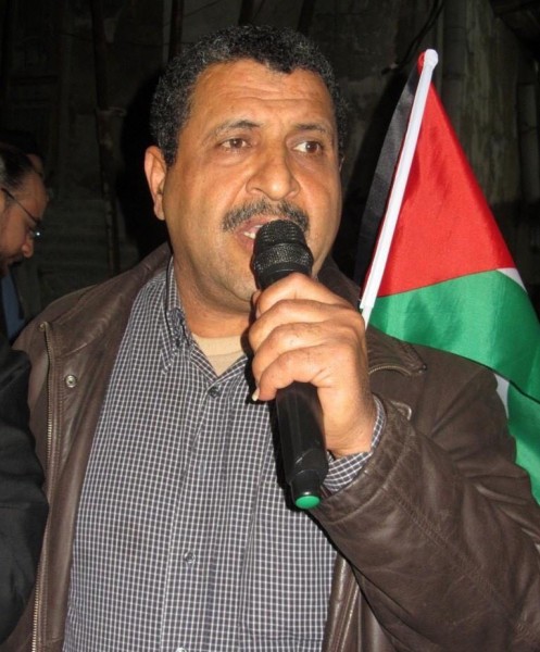 إضاءة شموع تحية لليرموك والقدس في مخيم البداوي