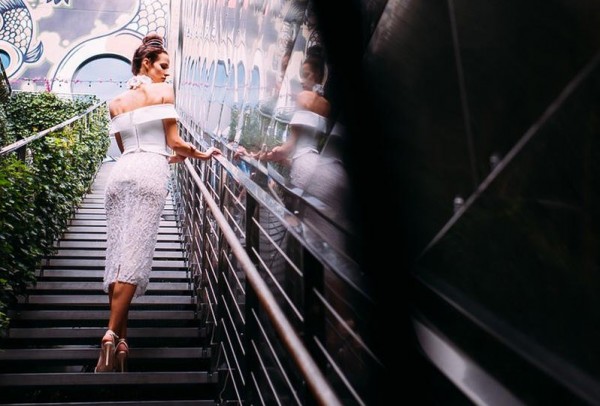 صور:"المصمم Inbal Dror" يصدر مجموعته الجديد لفساتين الزفاف