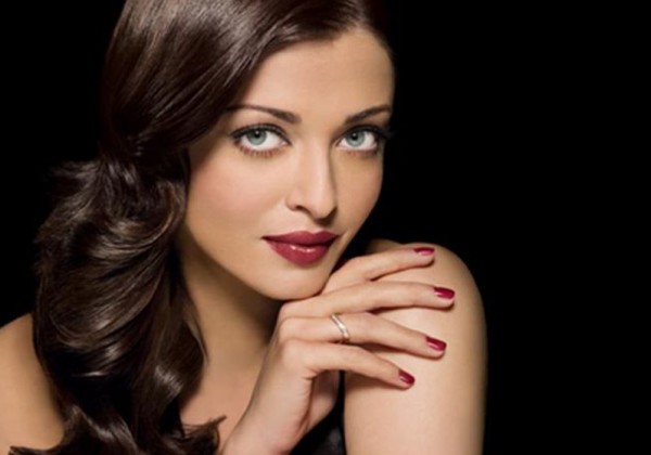 آشواريا راي في ورطة .. أزمة نسب وابن غير شرعي