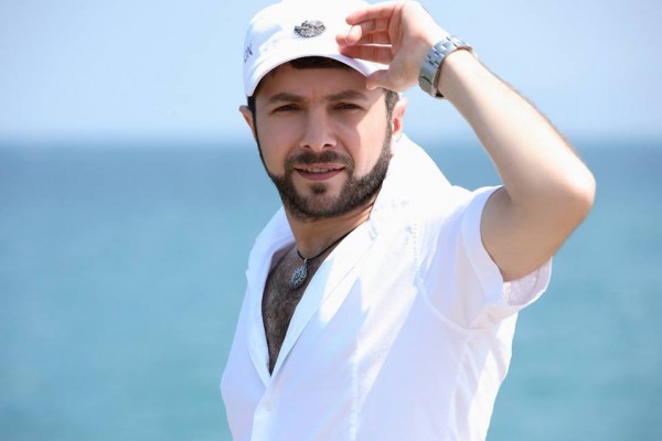 فيديو:وديع مراد يتعرّض للسرقة .. وما علاقة هاني شاكر ؟